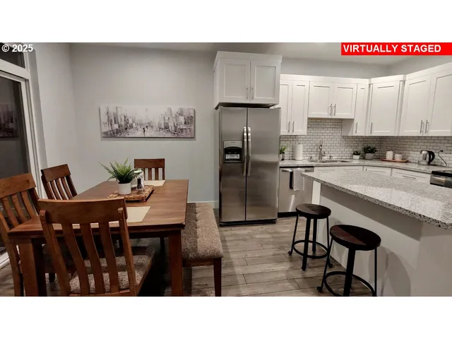 $879,900 | 10703 Northeast 70th Street, Vancouver, WA 98662