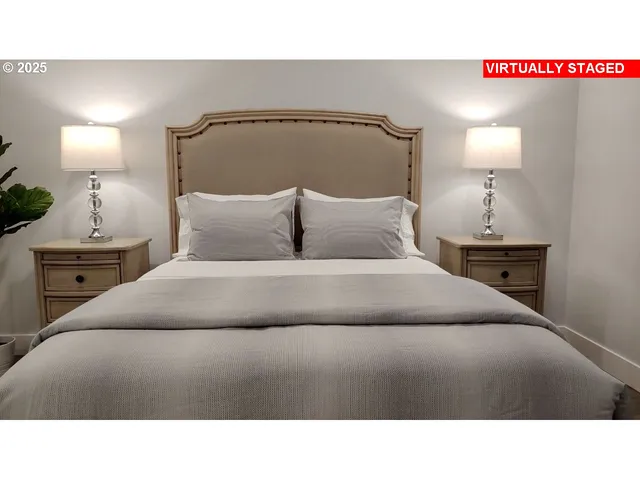 $879,900 | 10703 Northeast 70th Street, Vancouver, WA 98662