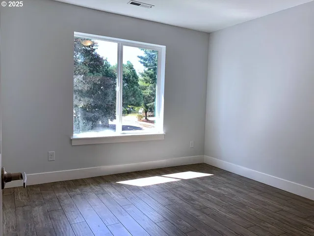 $879,900 | 10703 Northeast 70th Street, Vancouver, WA 98662