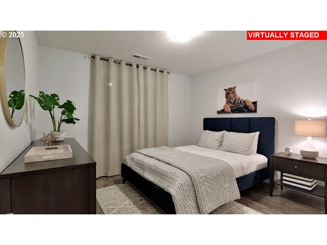 $879,900 | 10703 Northeast 70th Street, Vancouver, WA 98662