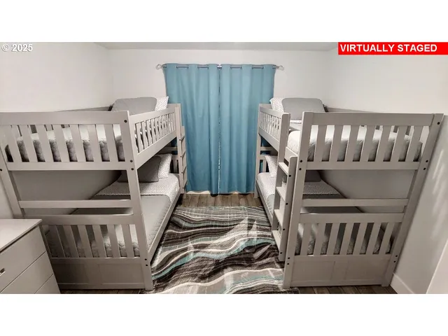 $879,900 | 10703 Northeast 70th Street, Vancouver, WA 98662