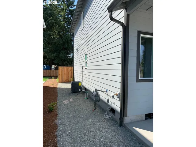 $879,900 | 10703 Northeast 70th Street, Vancouver, WA 98662