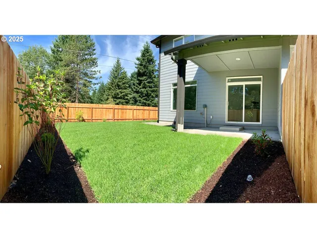 $879,900 | 10703 Northeast 70th Street, Vancouver, WA 98662