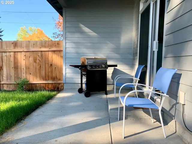 $879,900 | 10703 Northeast 70th Street, Vancouver, WA 98662