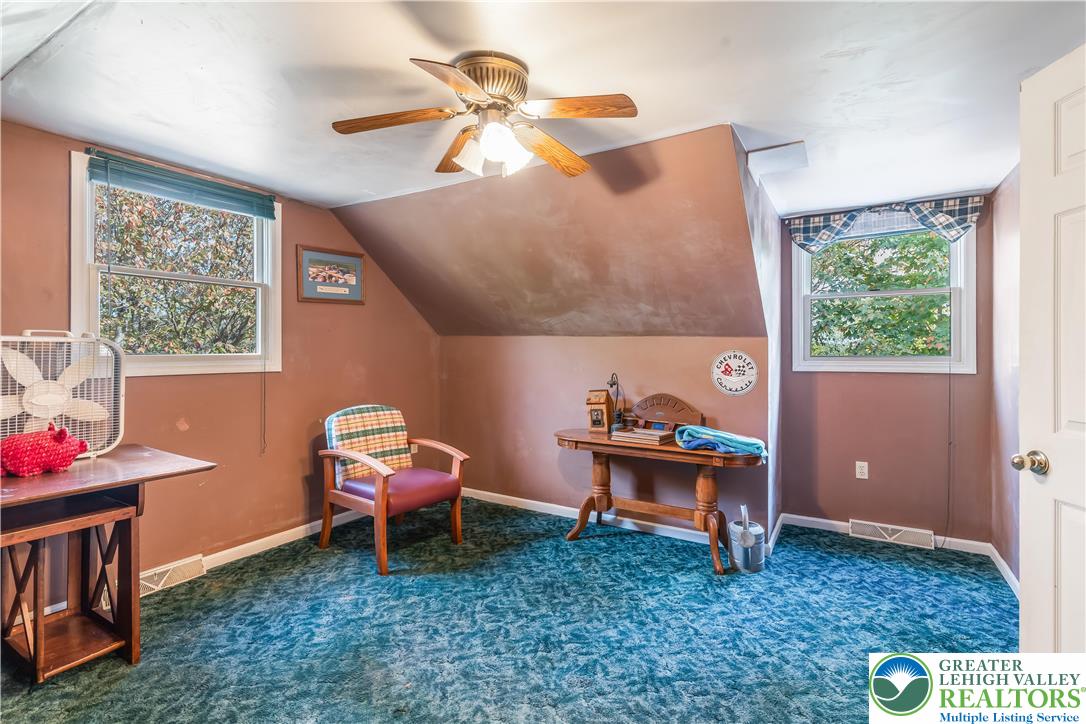 390 Long Lane Road Walnutport, PA 18088 - Photo 28 of 56 a living room with furniture