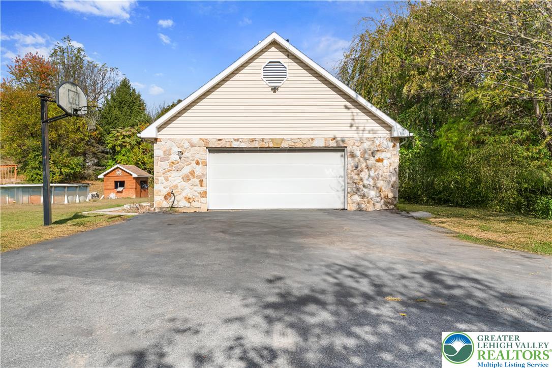 390 Long Lane Road Walnutport, PA 18088 - Photo 45 of 56 a view of garage