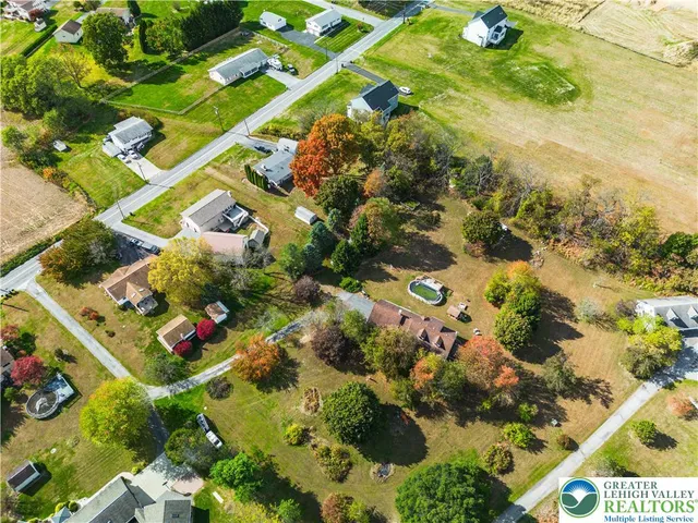 $393,000 | 390 Long Lane Road, Walnutport, PA 18088