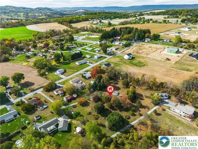 $393,000 | 390 Long Lane Road, Walnutport, PA 18088