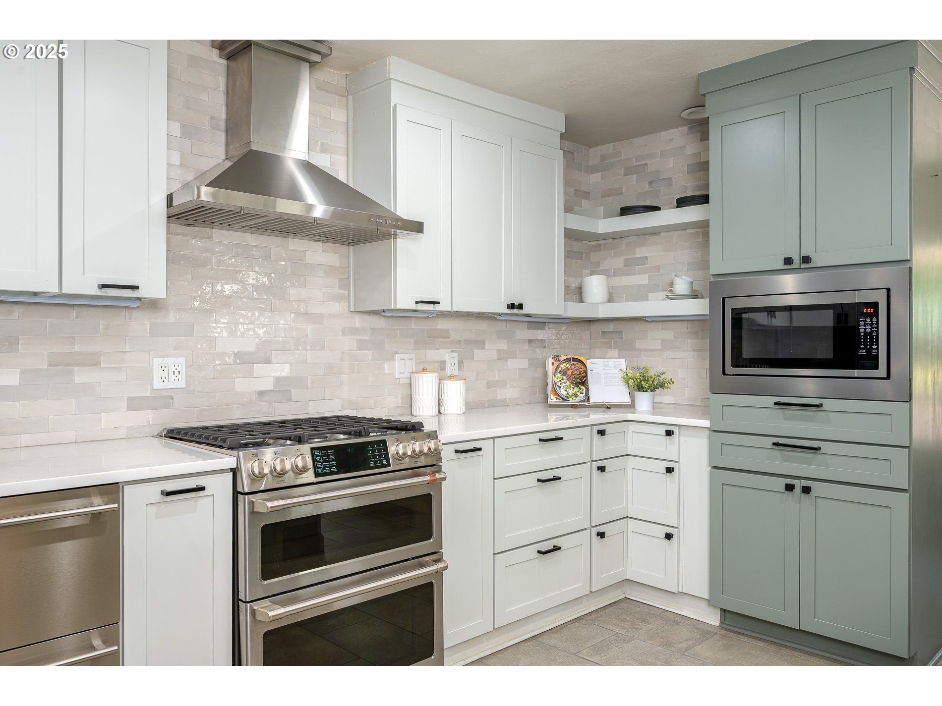 7445 Southwest Greens View Court Wilsonville, OR 97070 - Photo 19 of 48