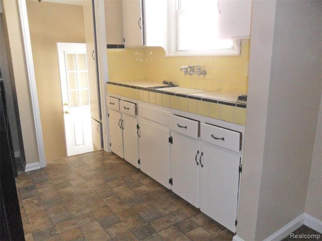 3736 Hipp Street Dearborn, MI 48124 - Photo 8 of 14