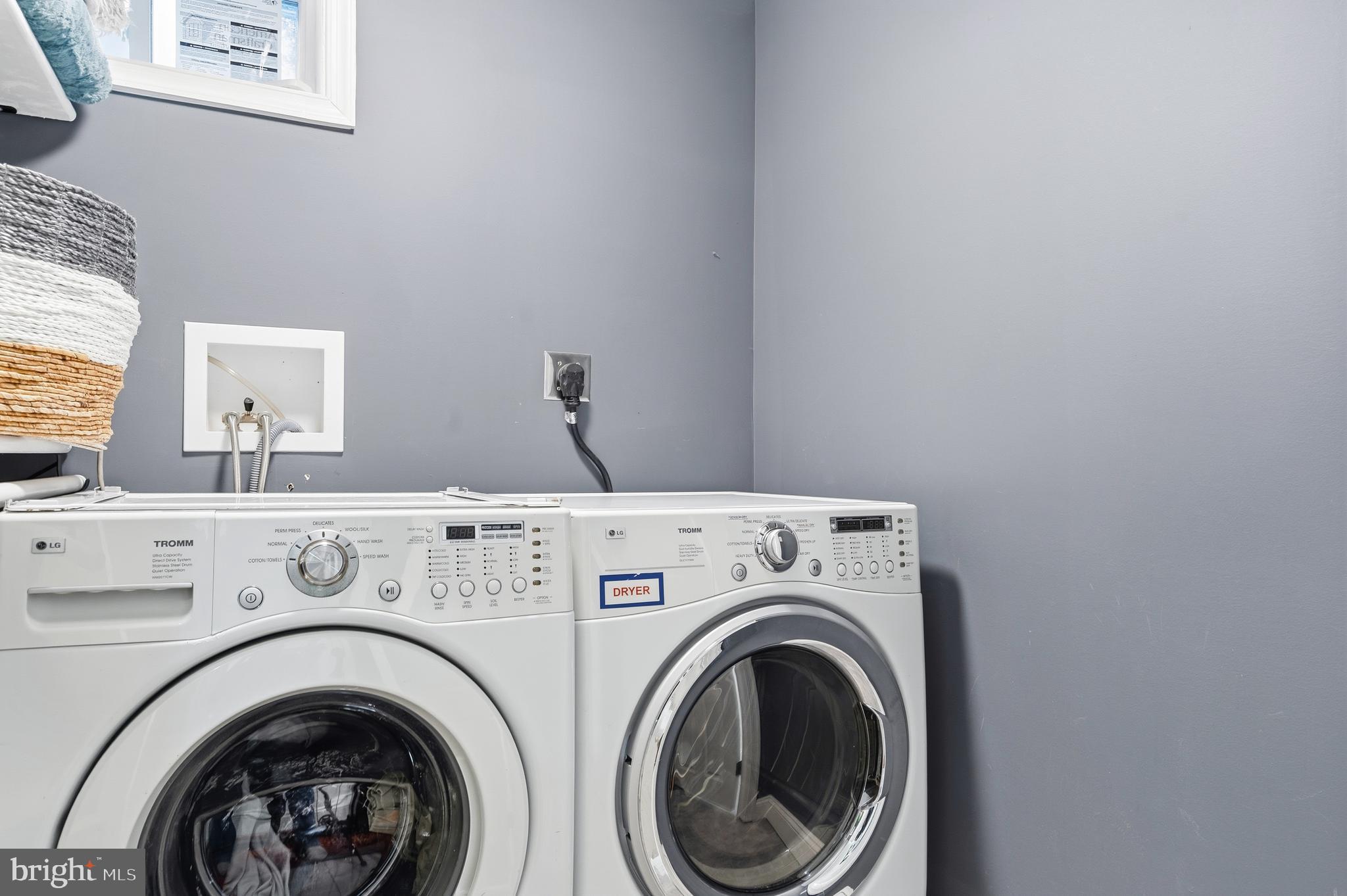 552 48th Street Baltimore, MD 21224 - Photo 21 of 29 a utility room with dryer and washer