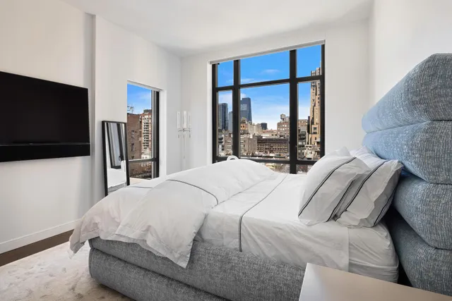 $3,180,000 | 211 West 14th Street, Unit 10B | Chelsea