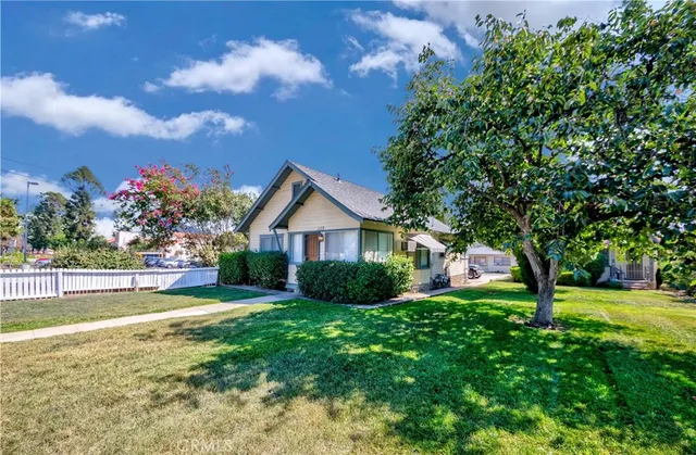 $2,700 | 358 East 11th Street, Upland, CA 91786