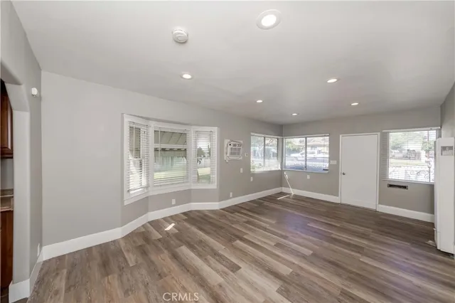 $2,700 | 358 East 11th Street, Upland, CA 91786