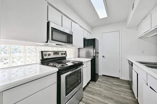 $1,399 | 3065 North 67th Avenue, Unit 212, Phoenix, AZ 85033