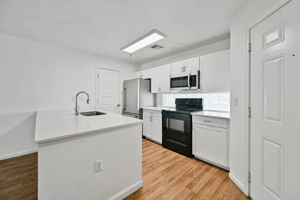 $1,399 | 3065 North 67th Avenue, Unit 212, Phoenix, AZ 85033