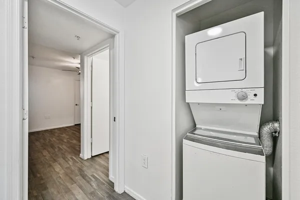 $1,399 | 3065 North 67th Avenue, Unit 212, Phoenix, AZ 85033