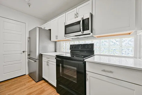 $1,399 | 3065 North 67th Avenue, Unit 212, Phoenix, AZ 85033