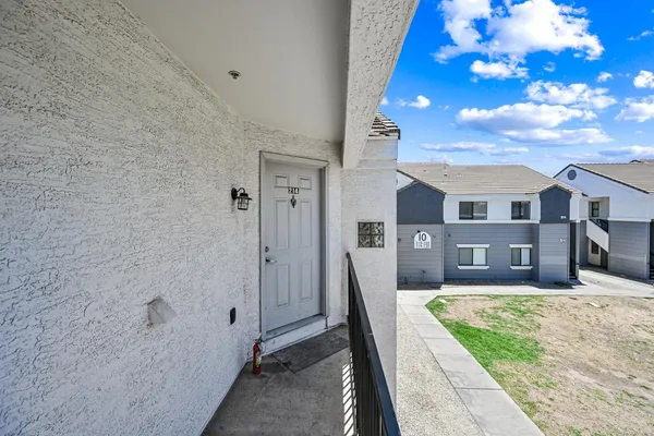 $1,399 | 3065 North 67th Avenue, Unit 212, Phoenix, AZ 85033