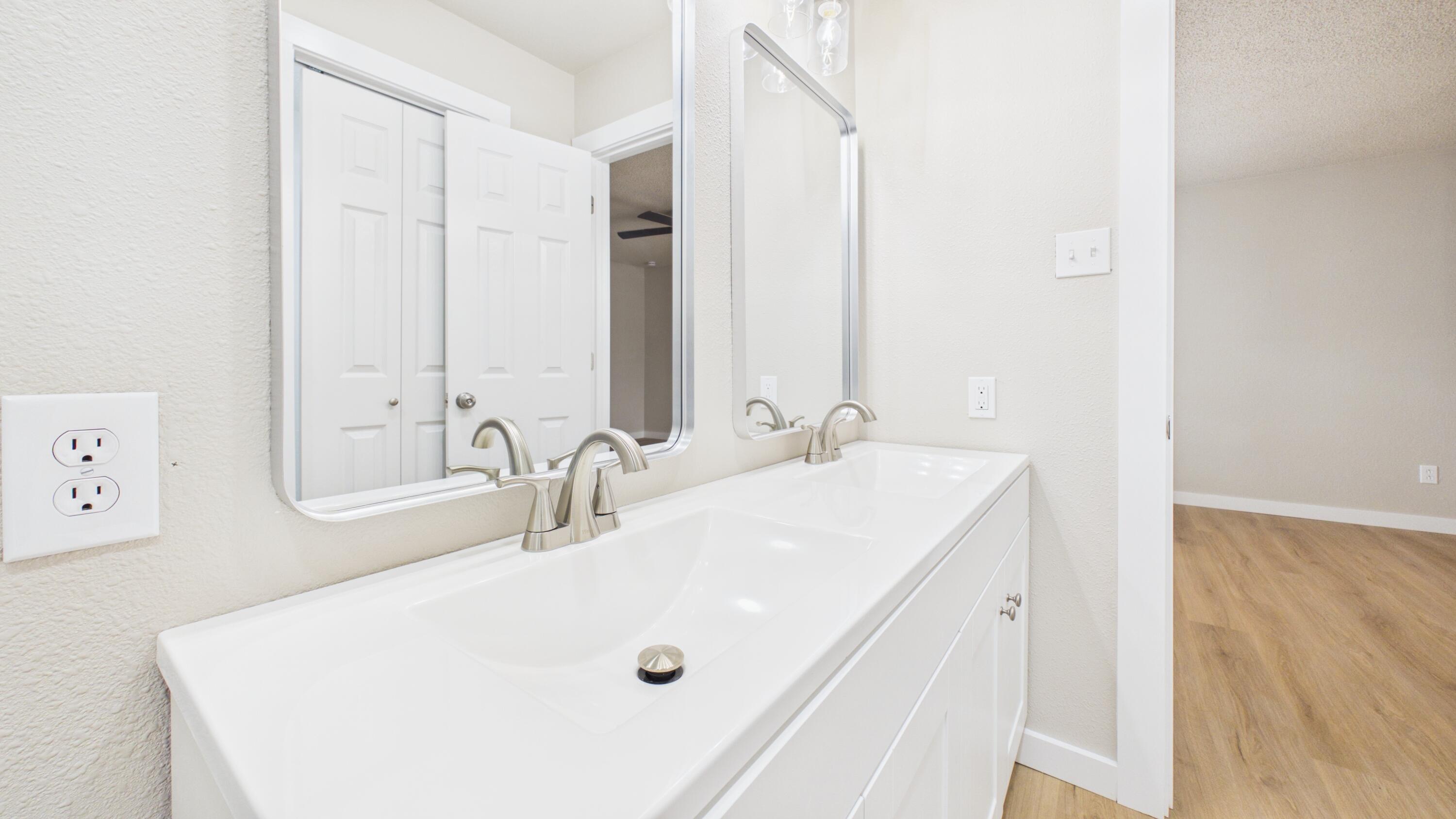 6142 37th Street Lubbock, TX 79407 - Photo 10 of 18 CAM06379G6-PR0035-STILL047