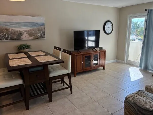 $4,700 | 133 North Pompano Beach Boulevard, Unit 209, Pompano Beach, FL 33062