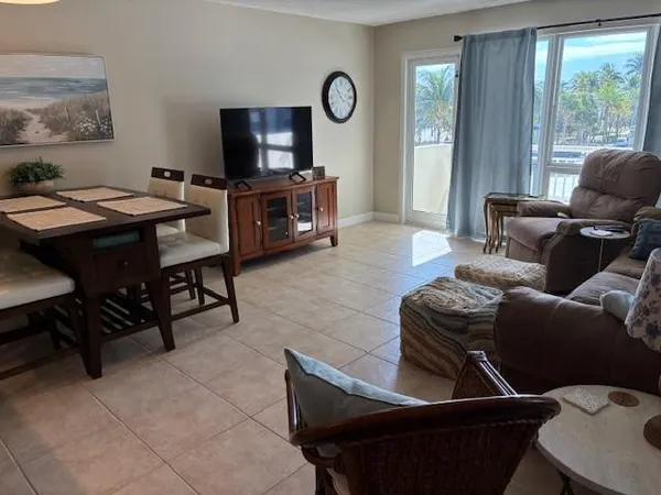 $4,700 | 133 North Pompano Beach Boulevard, Unit 209, Pompano Beach, FL 33062