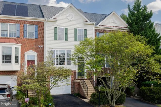 $525,000 | 10709 Dabshire Way, Manassas, VA 20110
