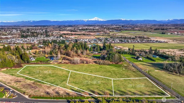 $1,100,000 | 2630-2638 Douglas Road, Ferndale, WA 98248