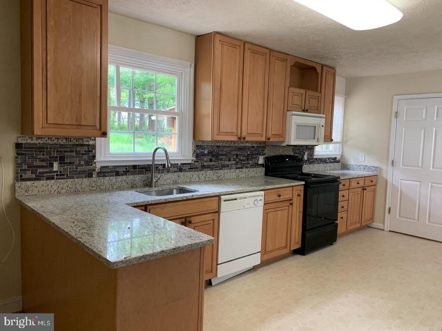 151 Barrett Heights Road Stafford, VA 22556 - Photo 4 of 28