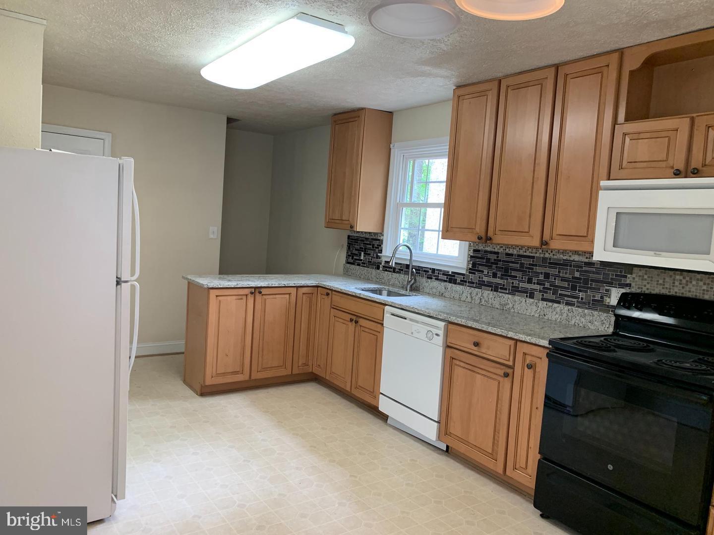 151 Barrett Heights Road Stafford, VA 22556 - Photo 5 of 28