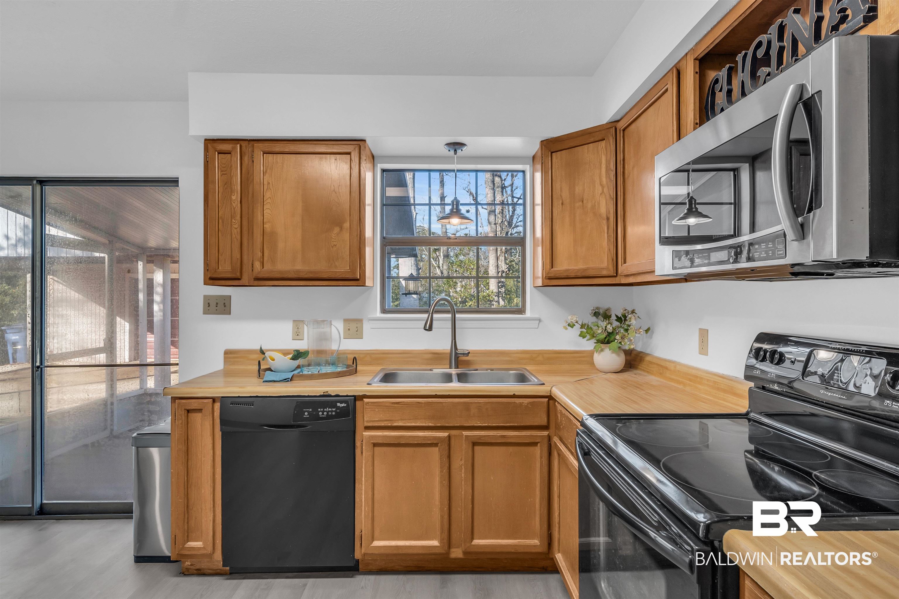 7 Verbena Circle Foley, AL 36535 - Photo 8 of 21 Kitchen