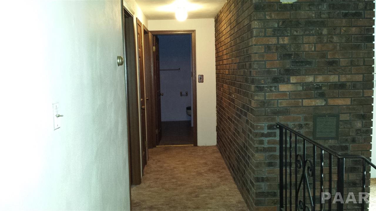 1013 South Maxwell Road Peoria, IL 61607 - Photo 2 of 16