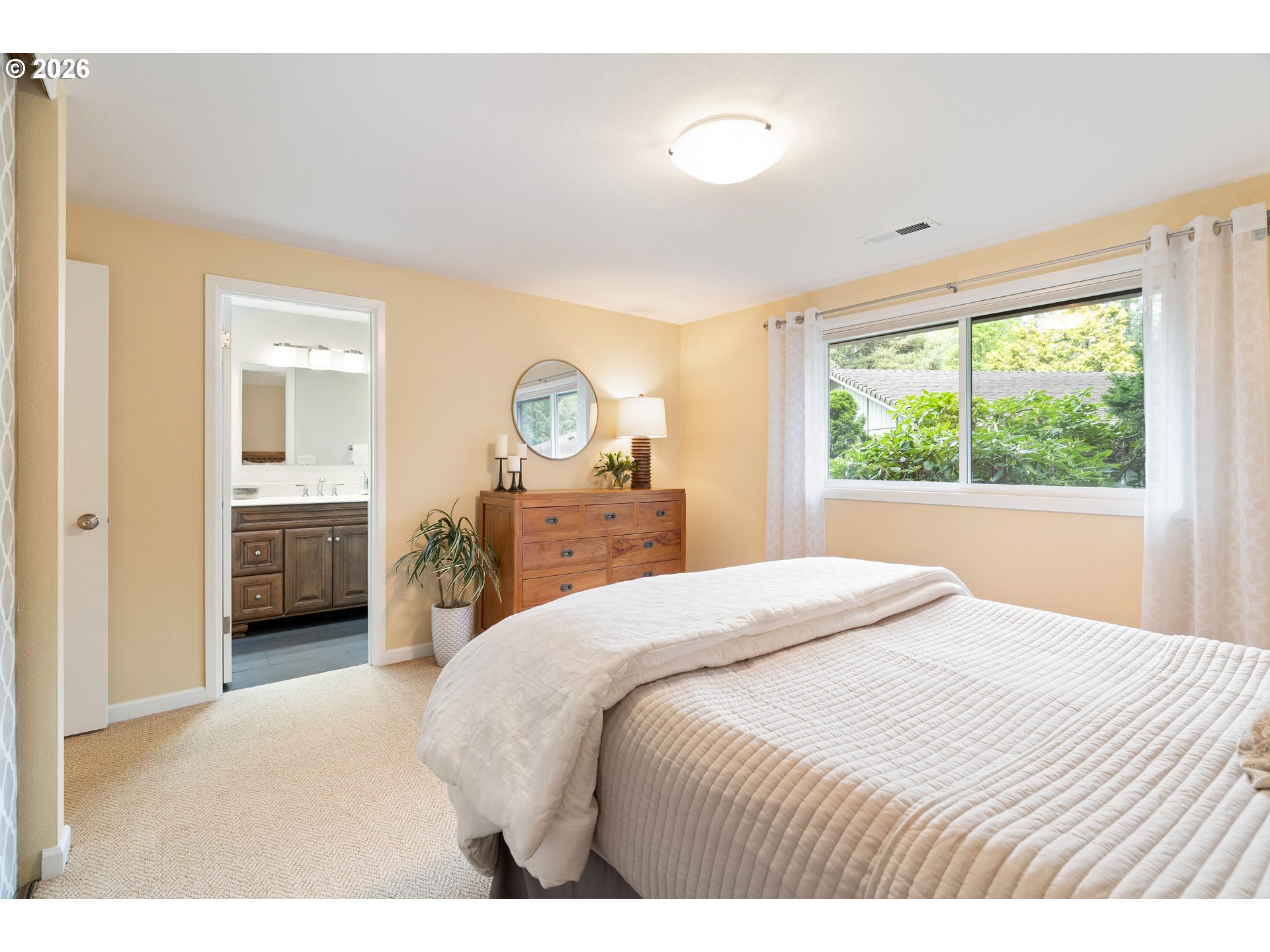 4520 Northwest Barnes Road Portland, OR 97210 - Photo 20 of 48 Primary Bedroom