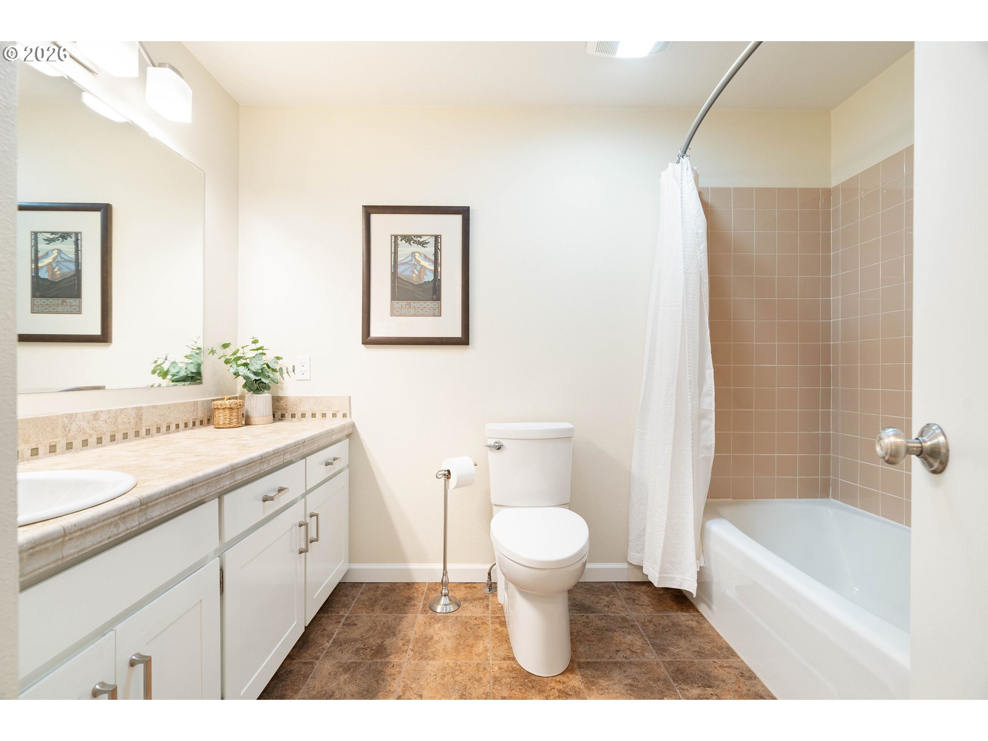 4520 Northwest Barnes Road Portland, OR 97210 - Photo 24 of 48 Bathroom