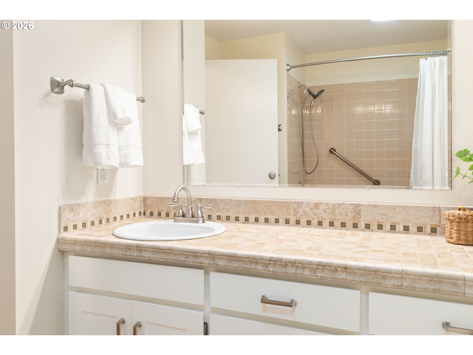 4520 Northwest Barnes Road Portland, OR 97210 - Photo 25 of 48 Bathroom