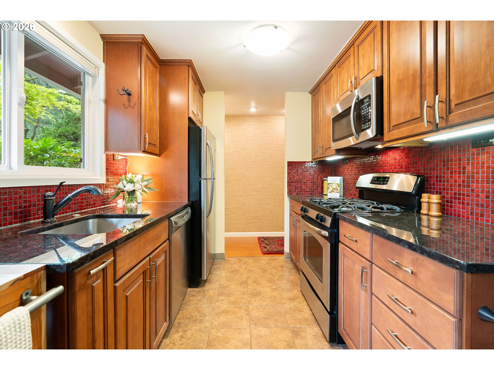 4520 Northwest Barnes Road Portland, OR 97210 - Photo 5 of 48 Kitchen