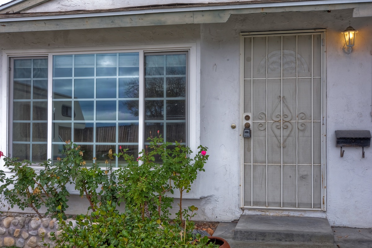 10244 Timberlane Way Santee, CA 92071 - Photo 3 of 25 Gallery Image 3