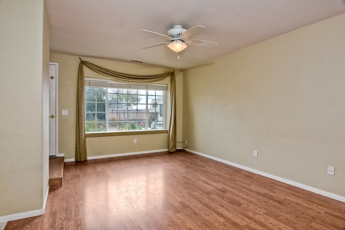 10244 Timberlane Way Santee, CA 92071 - Photo 8 of 25 Gallery Image 8