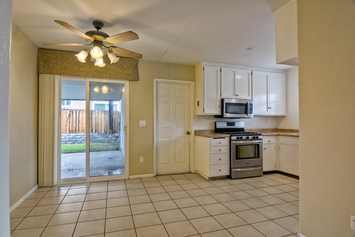 10244 Timberlane Way Santee, CA 92071 - Photo 9 of 25 Gallery Image 9