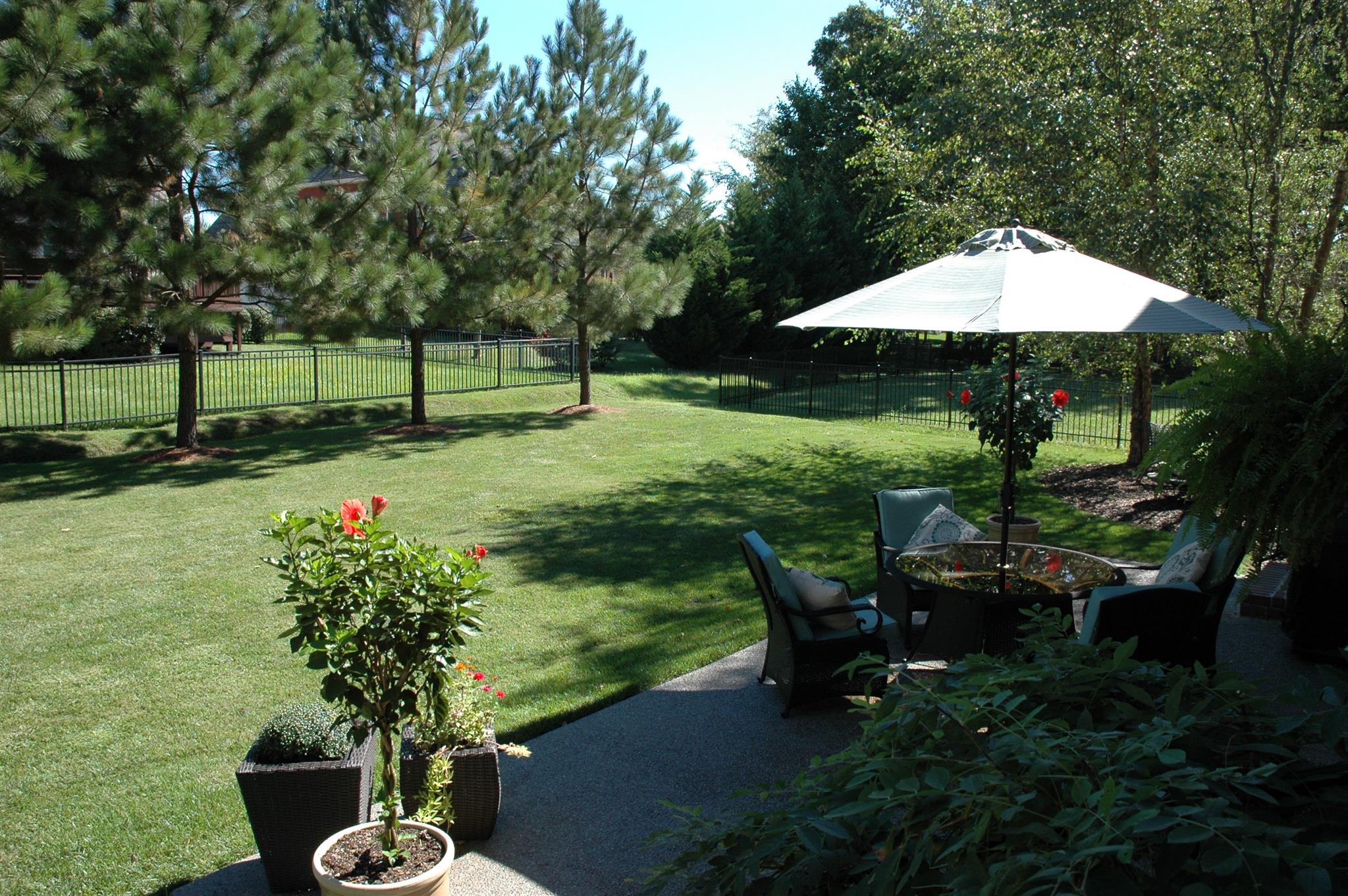 1226 White Rock Road Spring Hill, TN 37174 - Photo 18 of 20 a garden view with a seating space