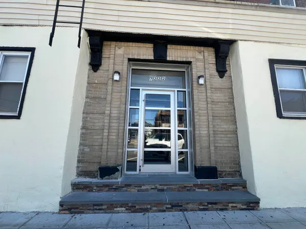 $1,950 | 7222 Broadway, Unit 6, North Bergen, NJ 07047
