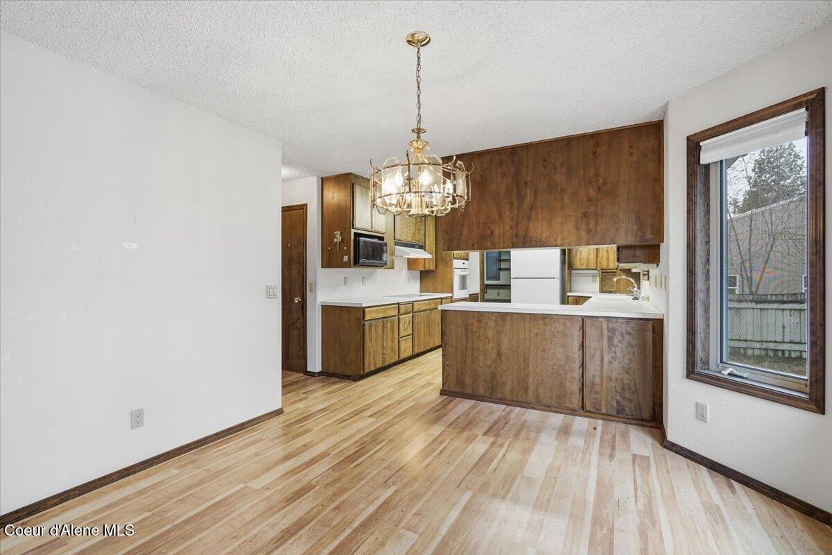 8931 North Davis Circle Hayden, ID 83835 - Photo 12 of 46 Dining and Kitchen