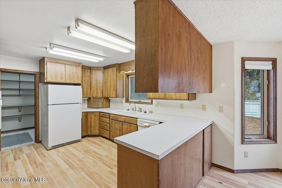 8931 North Davis Circle Hayden, ID 83835 - Photo 13 of 46 Kitchen