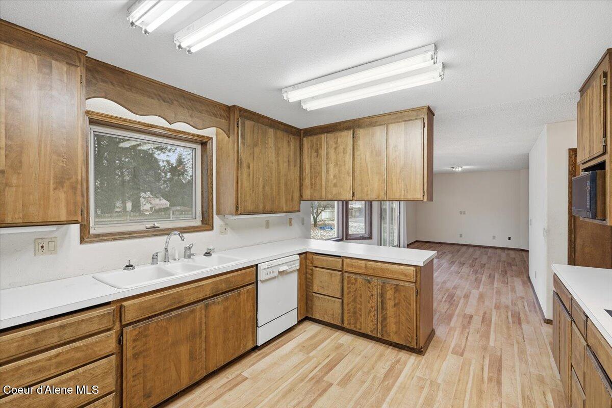 8931 North Davis Circle Hayden, ID 83835 - Photo 14 of 46 Kitchen