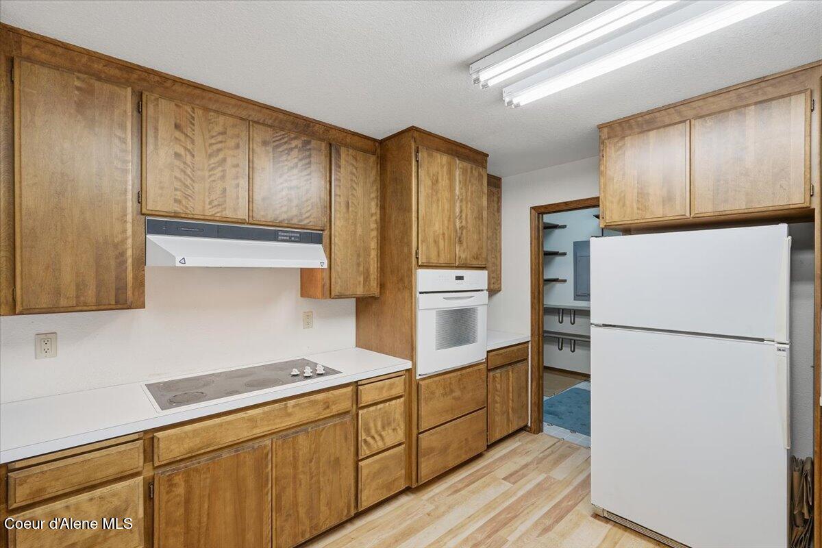 8931 North Davis Circle Hayden, ID 83835 - Photo 16 of 46 Kitchen