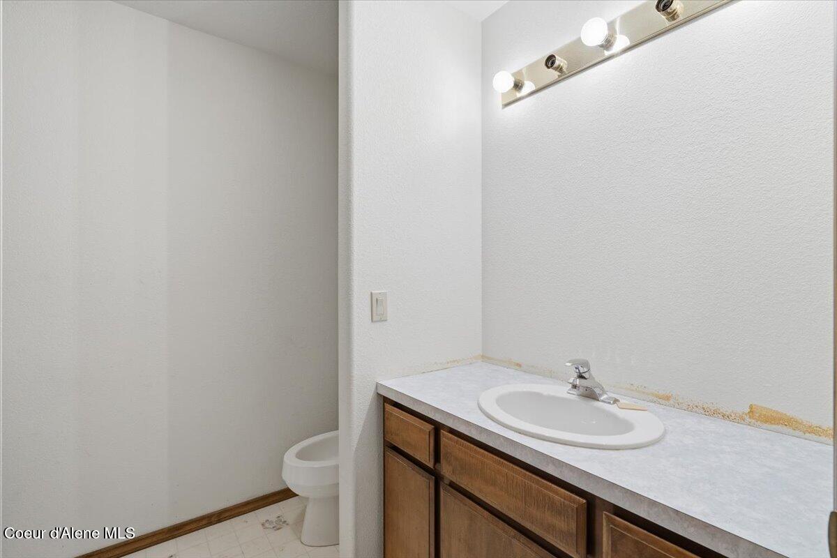 8931 North Davis Circle Hayden, ID 83835 - Photo 27 of 46 Bathroom