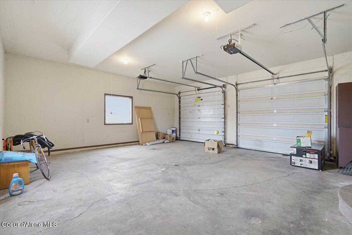 8931 North Davis Circle Hayden, ID 83835 - Photo 40 of 46 Garage