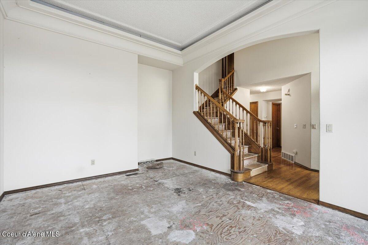 8931 North Davis Circle Hayden, ID 83835 - Photo 8 of 46 Living Room