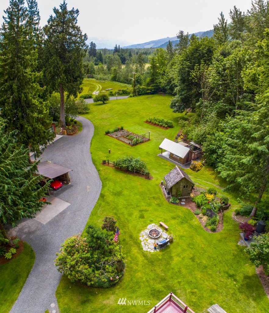 3941 Hillside Road Deming, WA 98244 - Photo 8 of 25
