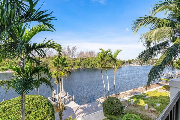 $19,995 | 549 Northeast 19th Avenue, Unit C, Deerfield Beach, FL 33441